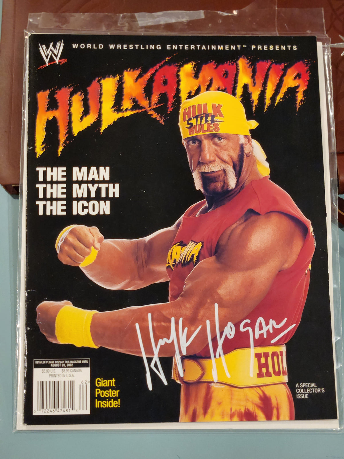 Hulk Hogan autographed WWE magazine w/COA