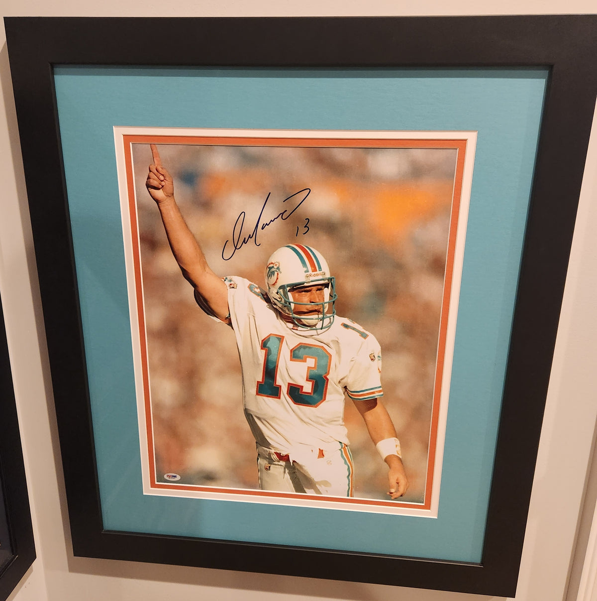 Dan Marino 16x20 autographed photo w/PSA authentication professionally framed