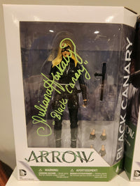 Arrow CW 4 action figure set Autographed and authenticated