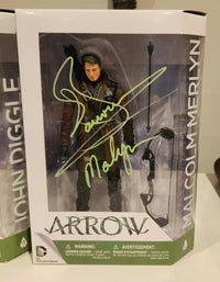 Arrow CW 4 action figure set Autographed and authenticated